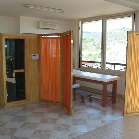 Hotel President Vasto Exterior photo