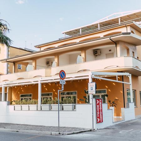 Hotel President Vasto Exterior photo
