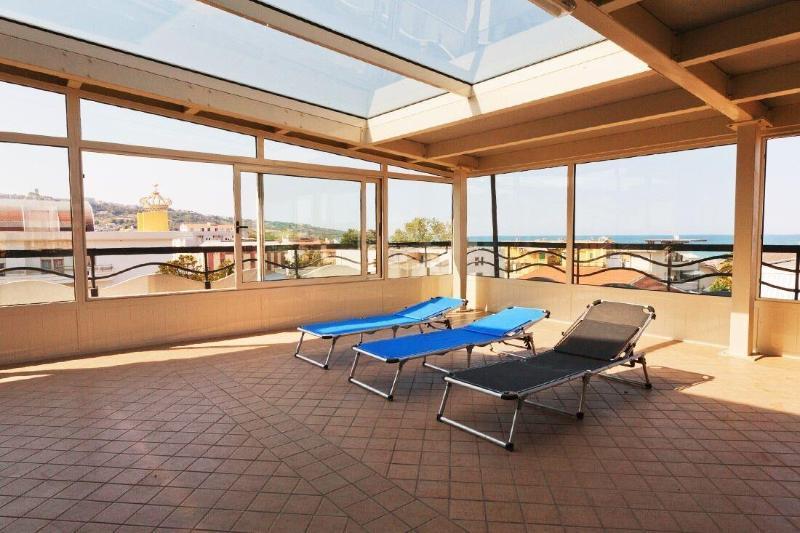 Hotel President Vasto Exterior photo