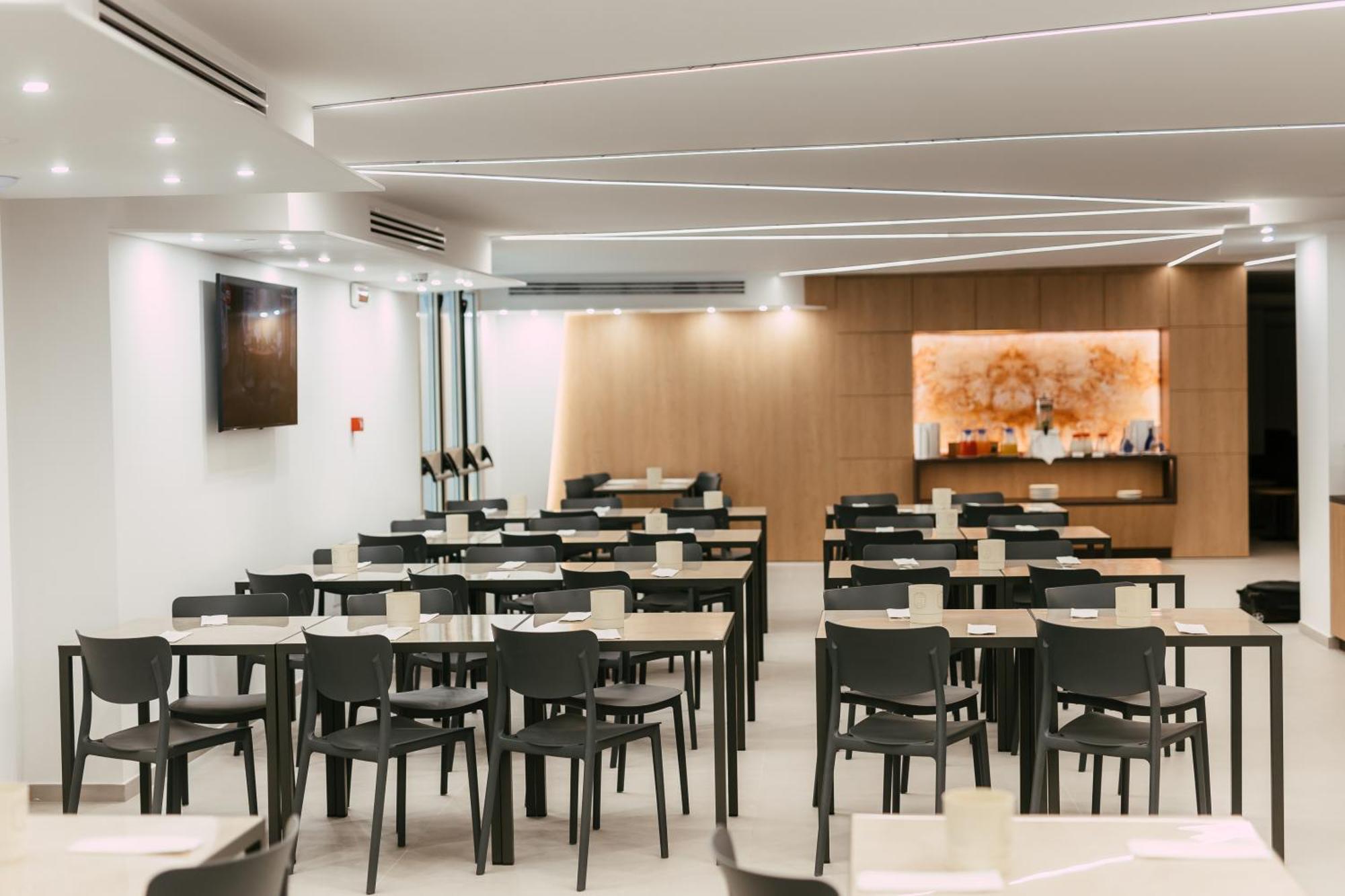 Hotel President Vasto Exterior photo