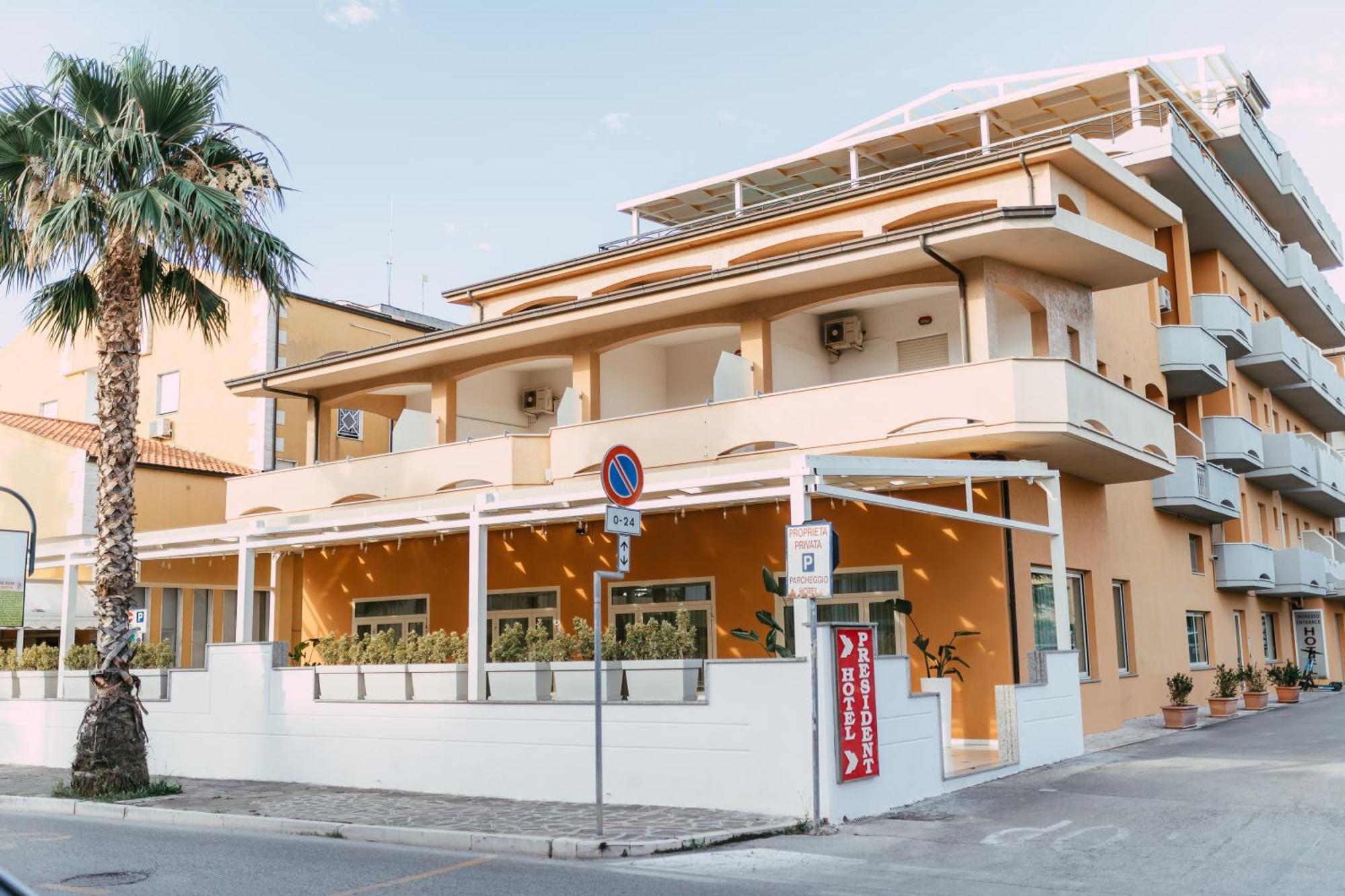 Hotel President Vasto Exterior photo