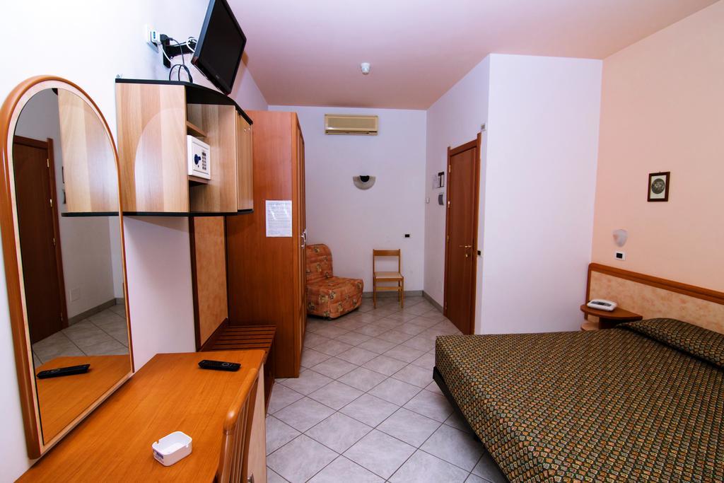 Hotel President Vasto Exterior photo